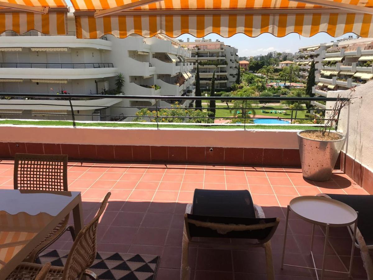 Atico 2 En Campo De Golf Guadalmina, Apartemen